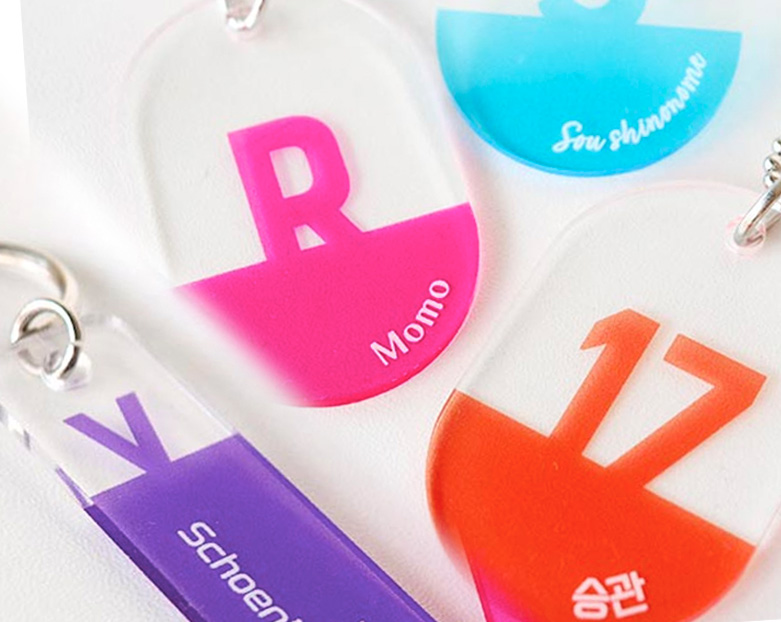 推しカラーキーホルダー